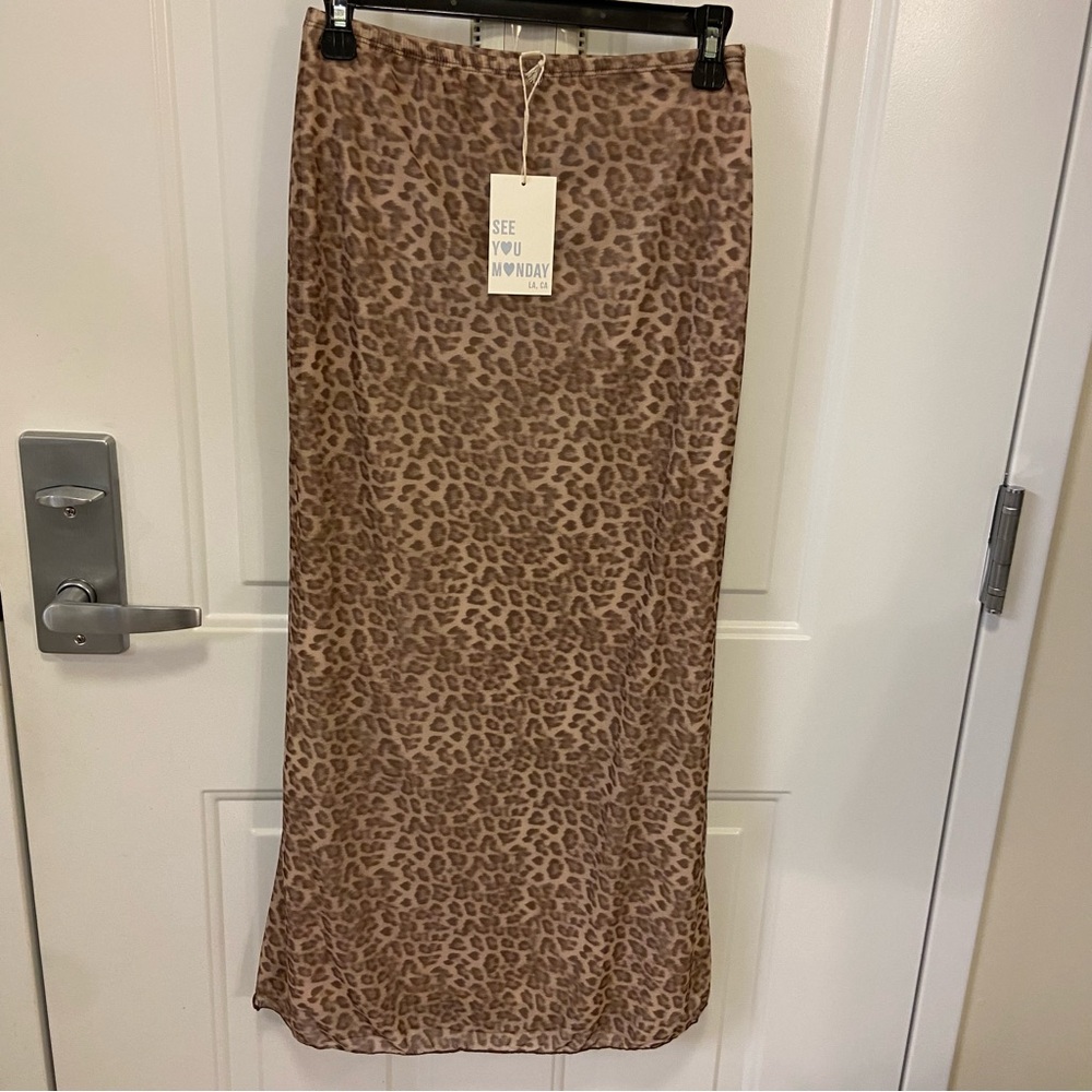 Leopard Print Skirt - Picture 4 of 9